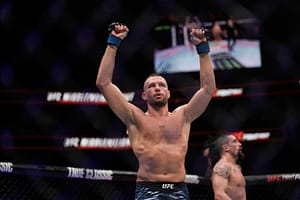 De Ridder beats Whittaker in middleweight fight at UFC Abu Dhabi