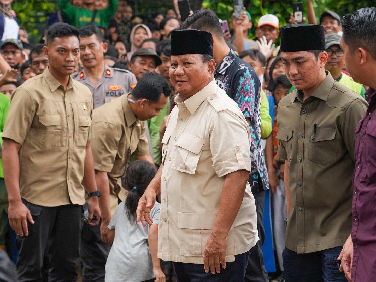 Indonesia passes law allowing greater military role in government