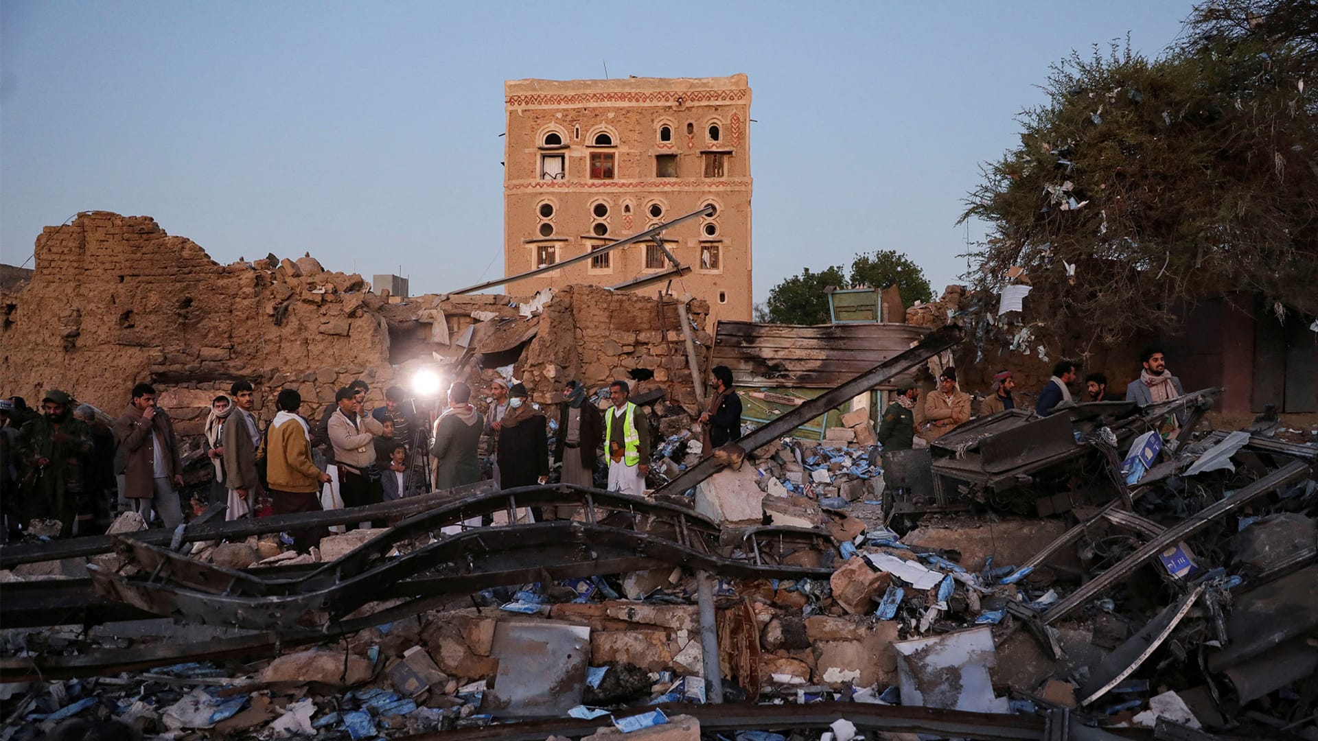 US air strikes hit residential area in Yemen’s capital