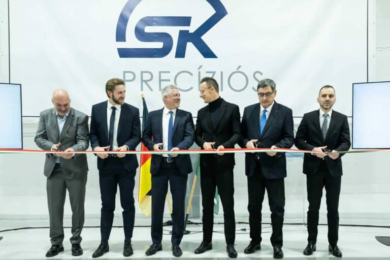 Car manufacturing in trouble in Hungary? 1 new plant and a new production hall inaugurated just today